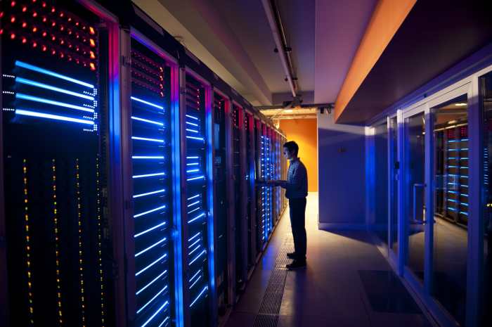 Dedicated server for high-traffic websites: performance optimization